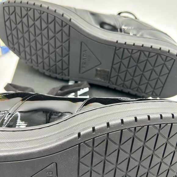 Men's Prada downtown patent leather triangle logo sneakers size 9, made in Italy - Picture 12 of 12